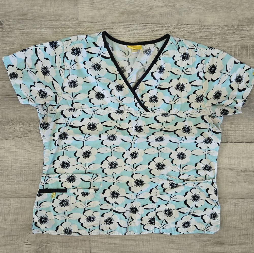 Wounder Wink Scrub Top Large